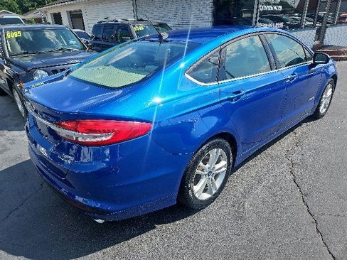 Used 2018 Ford Fusion SE FWD image 3