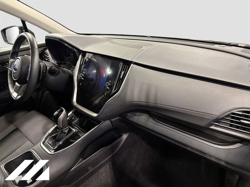 Used 2025 Subaru Outback Premium AWD/4WD image 32