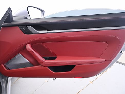 Used 2025 Porsche 911 Carrera image 16