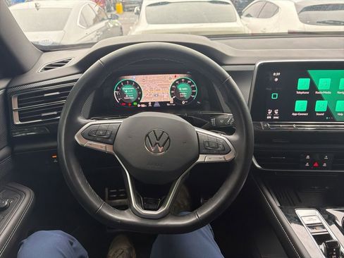 Used 2025 Volkswagen Atlas Cross Sport SEL R-Line AWD/4WD image 15