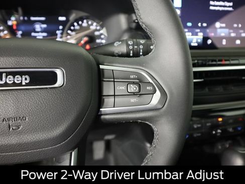 Used 2024 Jeep Compass Latitude w/ Convenience Group AWD/4WD image 45