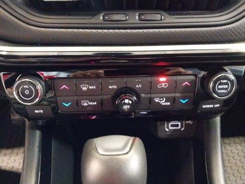 Used 2024 Jeep Compass Trailhawk w/ Trailhawk Convenience Group image 18