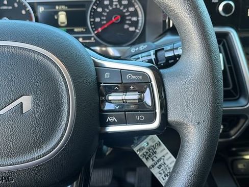Used 2023 Kia Sorento LX image 10