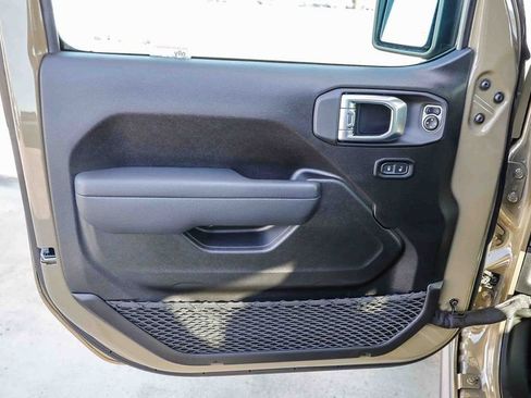 New 2026 Jeep Gladiator Mojave image 25