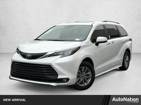 New 2026 Toyota Sienna XLE image 1