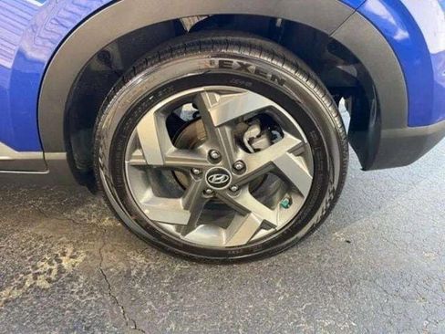 Used 2025 Hyundai Venue SEL FWD image 13
