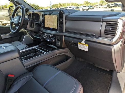 Used 2025 Ford F450 Platinum image 14