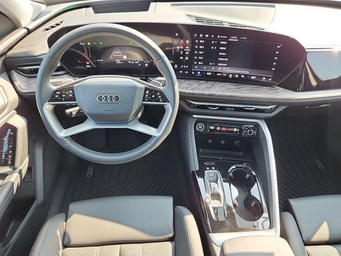 Used 2025 Audi Q5 Premium Plus w/ Premium Plus AWD/4WD image 17