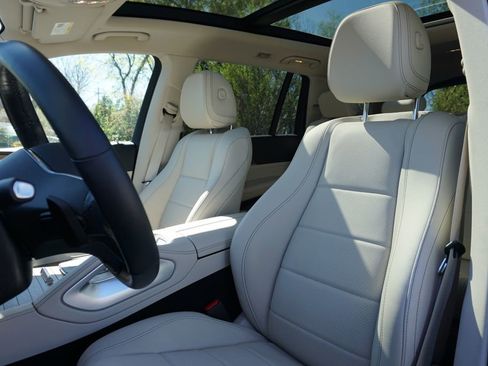 Used 2022 Mercedes-Benz GLS 450 4MATIC image 17