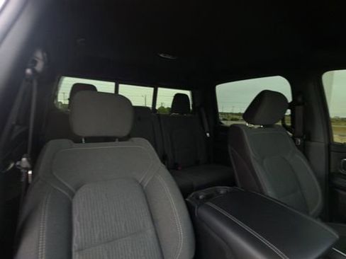 Used 2024 RAM 1500 Big Horn AWD/4WD image 31