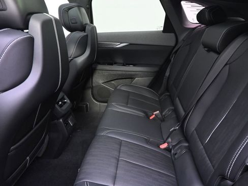New 2026 Cadillac Optiq Sport 2 w/ LPO, Floor Liner Package AWD/4WD image 21