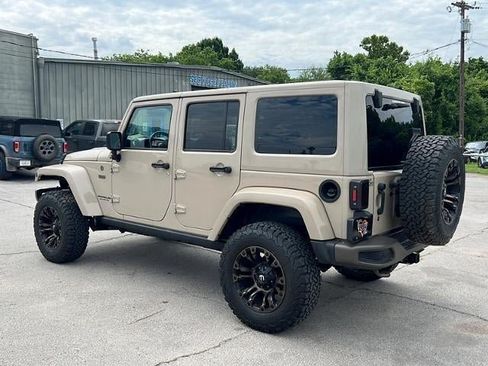 Used 2016 Jeep Wrangler Unlimited Sahara AWD/4WD image 5