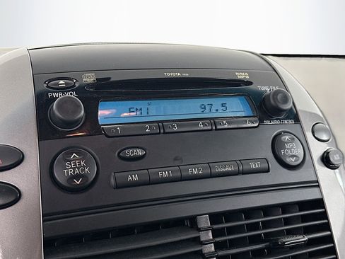 Used 2009 Toyota Sienna CE FWD image 21