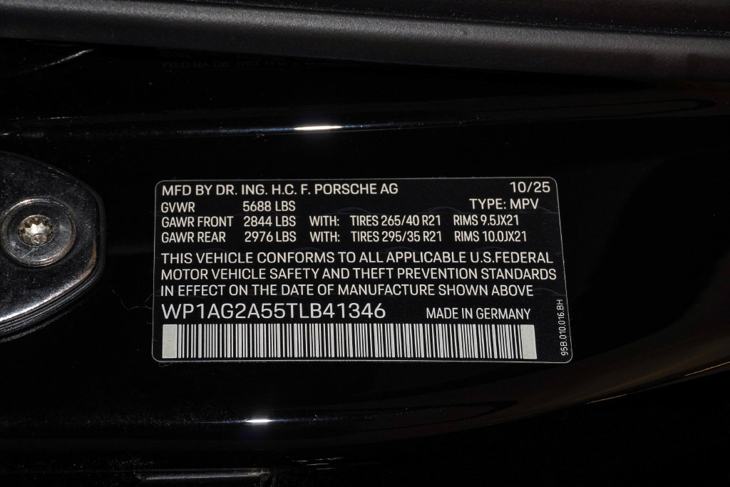 Certified 2026 Porsche Macan S AWD/4WD image 30