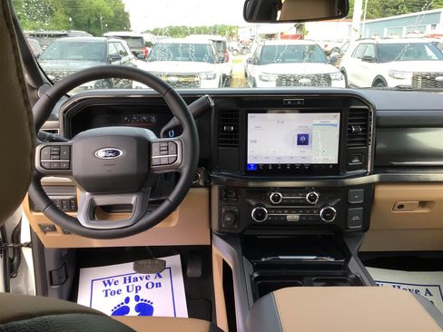 New 2026 Ford F250 Lariat w/ Chrome Package AWD/4WD image 2