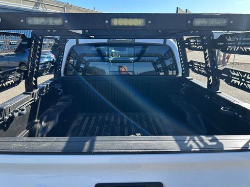Used 2019 Toyota Tacoma TRD Off-Road w/ Technology Package AWD/4WD image 26