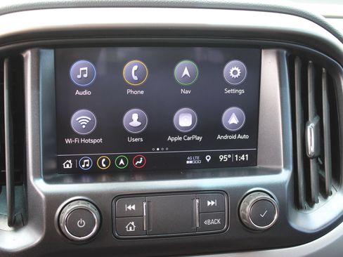 Used 2019 Chevrolet Colorado Z71 AWD/4WD image 14