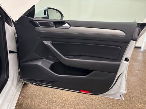 Used 2019 Volkswagen Arteon SE AWD/4WD image 17