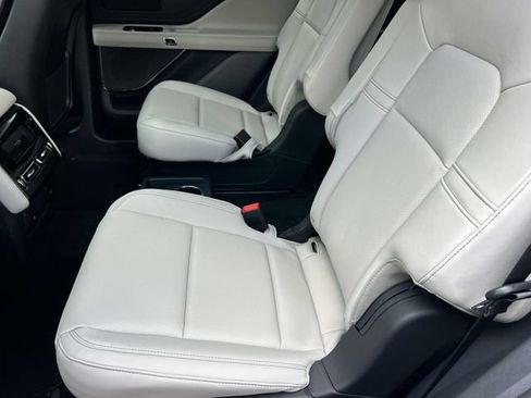New 2027 Lincoln Aviator AWD image 20