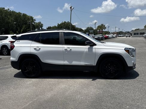 Used 2023 GMC Terrain SLE w/ Driver Convenience Package FWD image 6