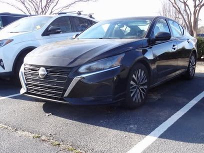 Used 2024 Nissan Altima 2.5 SV