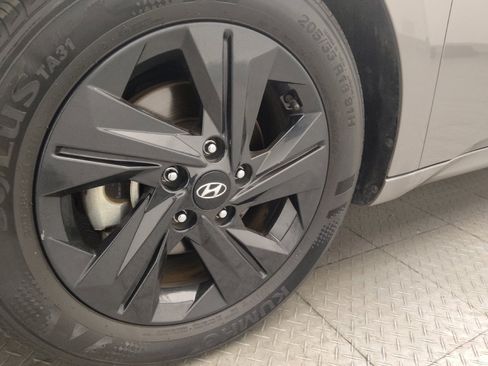 Used 2023 Hyundai Elantra SEL FWD image 31