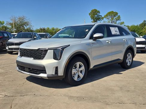 New 2026 Kia Sorento LX FWD image 4