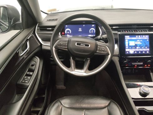 Used 2023 Jeep Grand Cherokee Laredo w/ Luxury Tech Group I AWD/4WD image 22