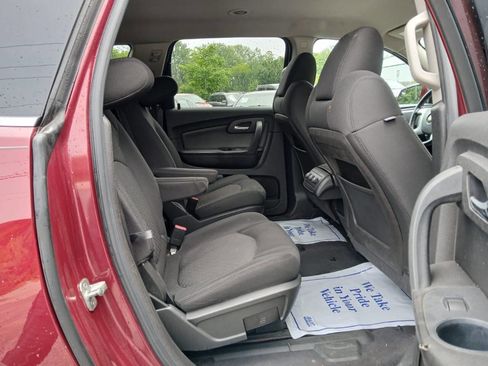 Used 2011 Chevrolet Traverse LT w/ Personal Connectivity Package image 16