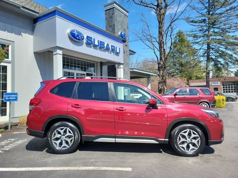 Used 2019 Subaru Forester Premium image 2