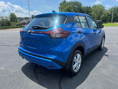 New 2025 Nissan Kicks Play S FWD image 7