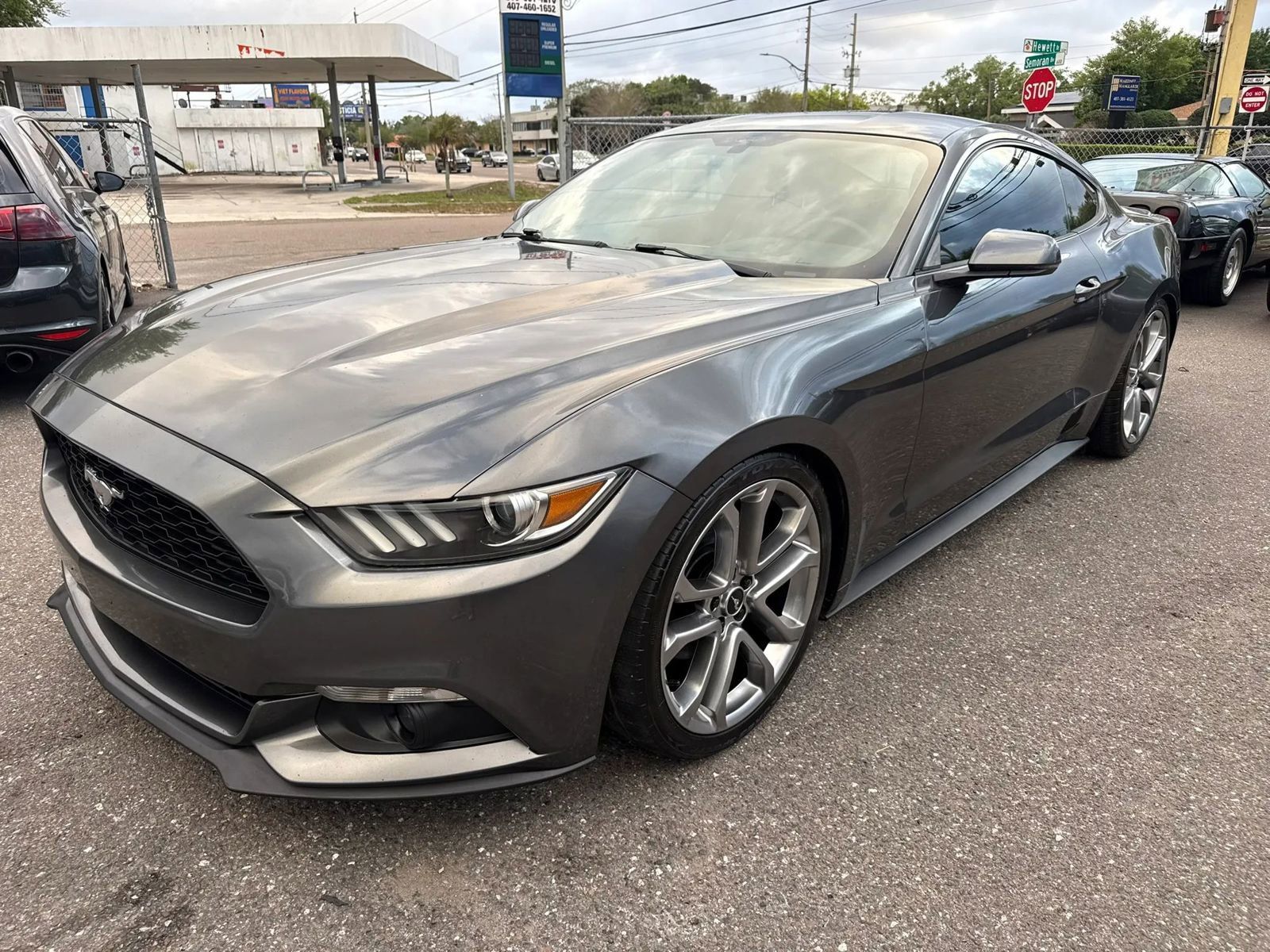 Used 2015 Ford Mustang Premium RWD image 1