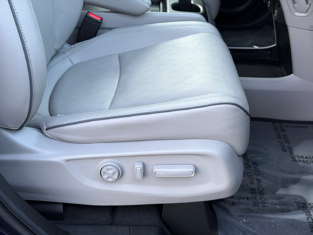 Used 2024 Honda Odyssey Elite image 12