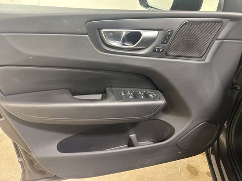 Used 2023 Volvo XC60 B5 Plus w/ Climate Package AWD/4WD image 9