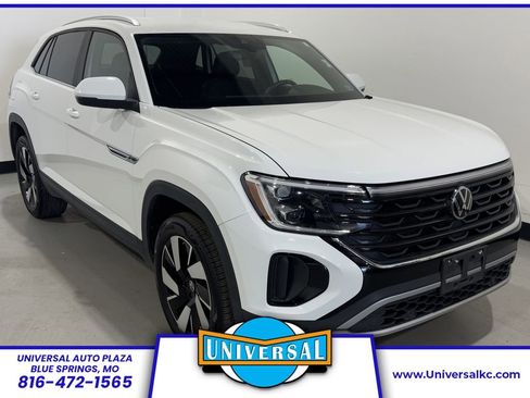 Used 2025 Volkswagen Atlas Cross Sport SE AWD/4WD image 1