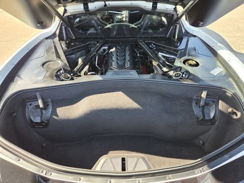 Used 2021 Chevrolet Corvette Stingray Coupe w/ Z51 Performance Package RWD image 17