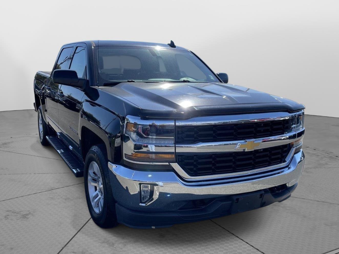 Used 2018 Chevrolet Silverado 1500 LT w/ All Star Edition AWD/4WD image 1