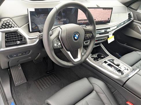 Used 2026 BMW X5 xDrive50e w/ Premium Package image 3