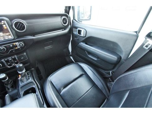 Used 2021 Jeep Gladiator Overland w/ Popular Equipment Package AWD/4WD image 11