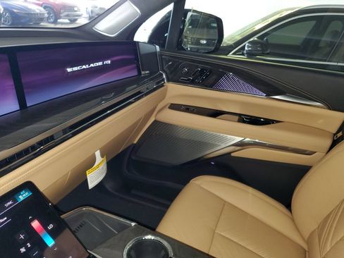 New 2026 Cadillac Escalade IQ Luxury 2 AWD/4WD image 21