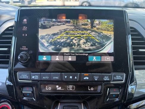 Used 2024 Honda Odyssey Elite image 18
