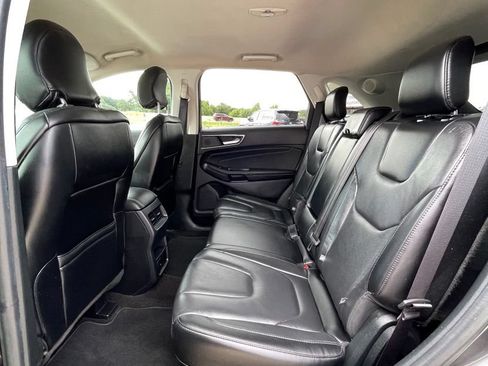 Used 2019 Ford Edge Titanium FWD image 29