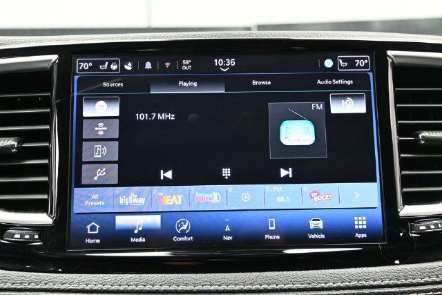 Certified 2024 Chrysler Pacifica Limited FWD image 33
