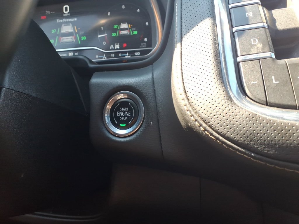 Used 2023 GMC Yukon SLT AWD/4WD image 23