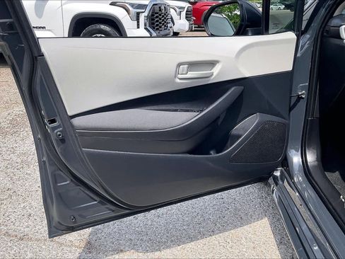 Used 2025 Toyota Corolla LE image 21