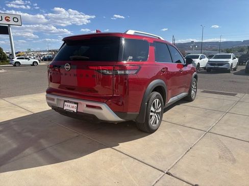 Used 2023 Nissan Pathfinder SL w/ SL Black Package AWD/4WD image 5