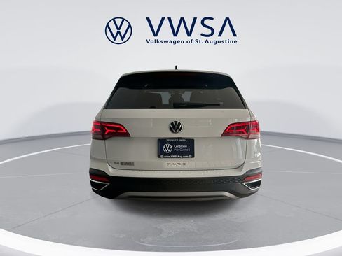 Certified 2023 Volkswagen Taos SE FWD image 7