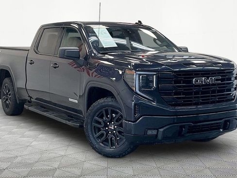 Used 2022 GMC Sierra 1500 Elevation w/ LPO, Elevation Black Package AWD/4WD image 3