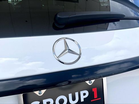Used 2024 Mercedes-Benz GLC 300 image 10