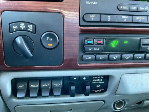 Used 2006 Ford F350 Lariat image 31